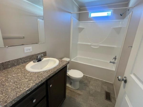 2018 Champion RA2860209 Mobile Home