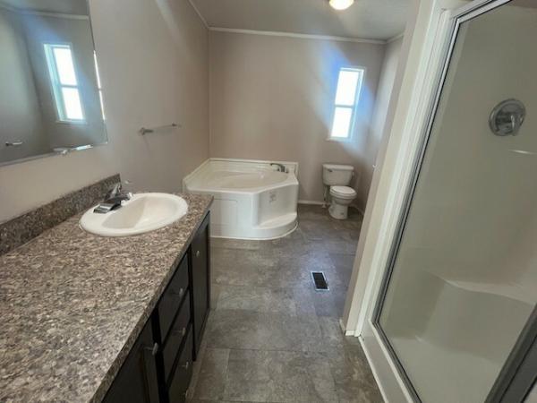 2018 Champion RA2860209 Mobile Home