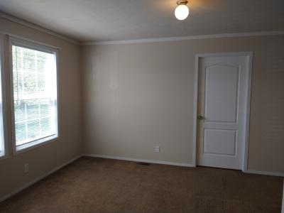 Photo 4 of 6 of home located at 103 Van Buren Cir Davison, MI 48423