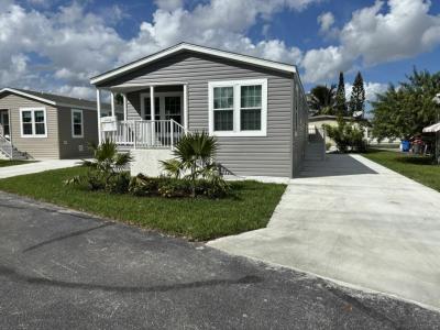 Photo 3 of 20 of home located at 5257 S.w. 32nd Street Davie, FL 33314