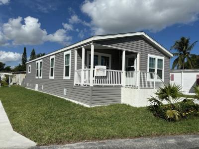 Photo 4 of 20 of home located at 5257 S.w. 32nd Street Davie, FL 33314