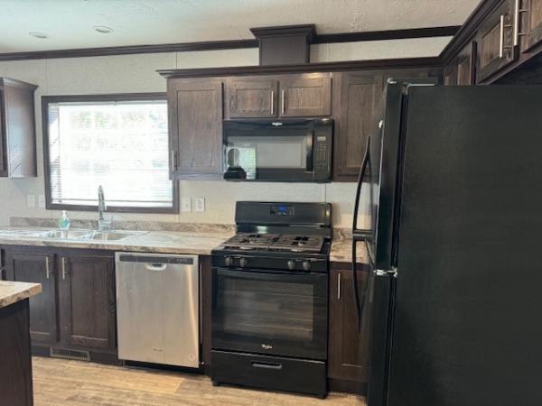 2021 Skyline FXE605E Mobile Home