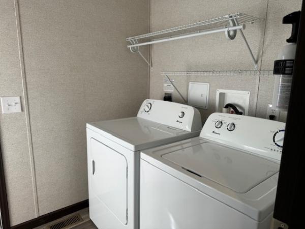 2021 Skyline FXE605E Mobile Home