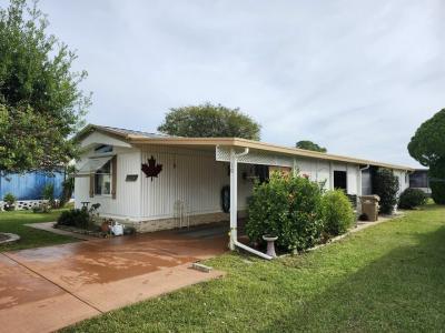 Photo 5 of 18 of home located at 10 Lakewood Ln. Fruitland Park, FL 34731