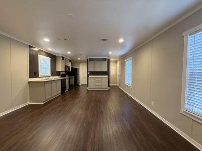 Photo 3 of 8 of home located at 113 Lillian #Ll113 Conroe, TX 77301