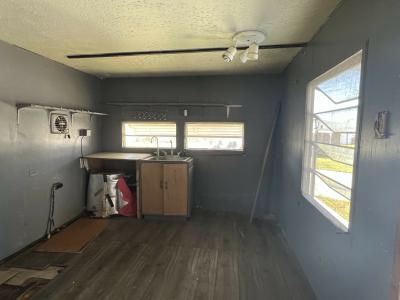 Photo 3 of 22 of home located at 352 Baldwin Ave Lakeland, FL 33815