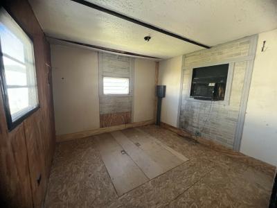 Photo 5 of 22 of home located at 352 Baldwin Ave Lakeland, FL 33815