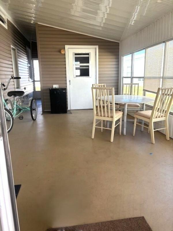 1983 Palm Harbor Manufactured Home