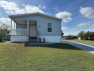 Photo 2 of 11 of home located at 1239 Primrose Peak Drive #075 Ruskin, FL 33570