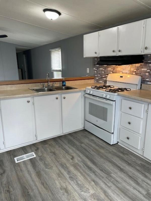 1989 Breezewood Manufactured Home