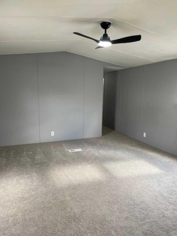 1989 Breezewood Manufactured Home