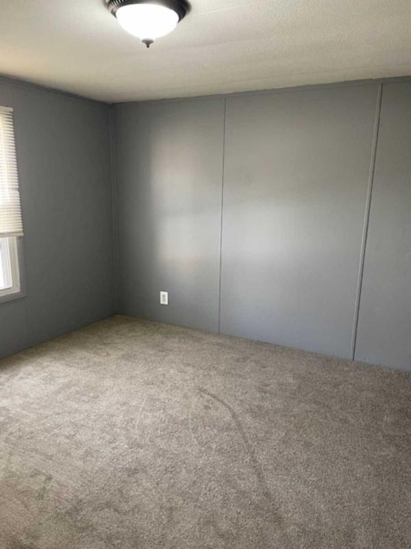 1989 Breezewood Manufactured Home