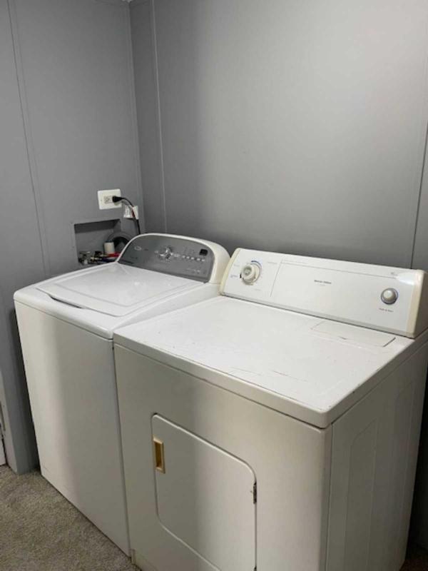 1989 Breezewood Manufactured Home