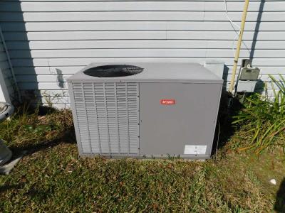 Photo 5 of 47 of home located at 11054 Mustang Drive Dade City, FL 33525