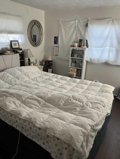 Photo 4 of 10 of home located at 1280 Lakeview Road Clearwater, FL 33756