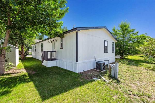 2002 Meadowbrook Manufactured Home
