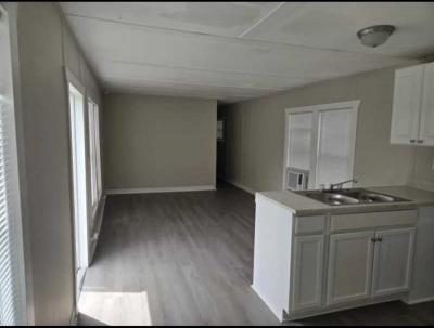 Photo 5 of 8 of home located at 10801 Main St Site B5 Thonotosassa, FL 33592