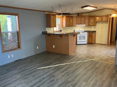 Photo 4 of 10 of home located at 6219 S Us Highway 51 Site 1048 Janesville, WI 53546