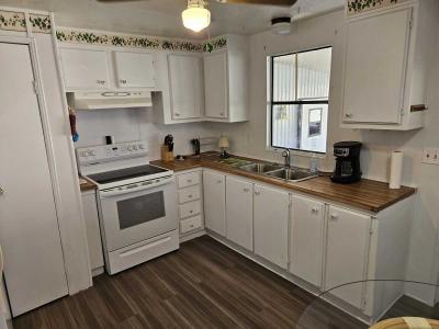 Photo 2 of 7 of home located at 2425 Harden Blvd, Lot 17 Lakeland, FL 33803