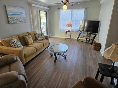 Photo 6 of 7 of home located at 2425 Harden Blvd, Lot 17 Lakeland, FL 33803