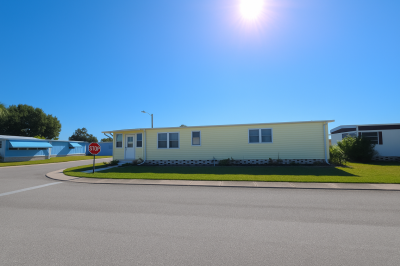 Photo 2 of 22 of home located at 601 Starky Rd Largo, FL 33771