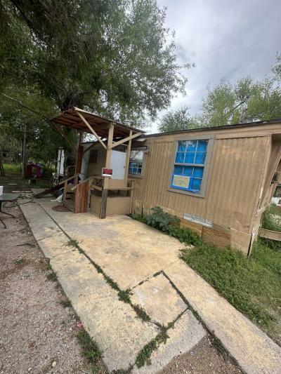 Photo 2 of 6 of home located at 613 N Eye St Harlingen, TX 78550