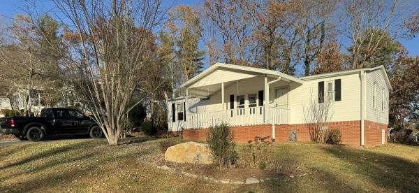 Photo 1 of 2 of home located at 314 Greystone Drive Hendersonville, NC 28792