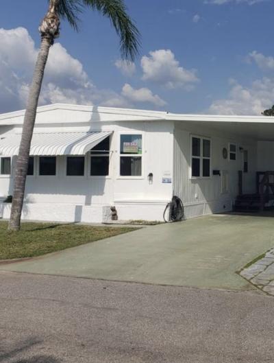 Photo 3 of 20 of home located at 20640 Oahu Circle Estero, FL 33928