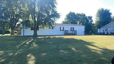 Mobile Home at 645 Lakeview Dr Shipman, IL 62685