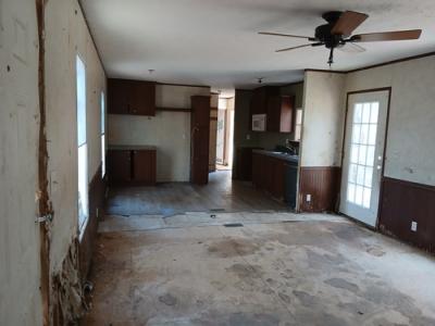 Photo 3 of 8 of home located at 591 Mcminn Rd Hendersonville, NC 28792