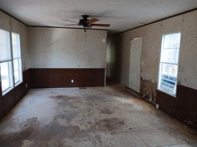 Photo 4 of 8 of home located at 591 Mcminn Rd Hendersonville, NC 28792