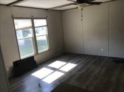 Photo 4 of 11 of home located at 1190 S Dixie Blvd Lo Radcliff, KY 40160