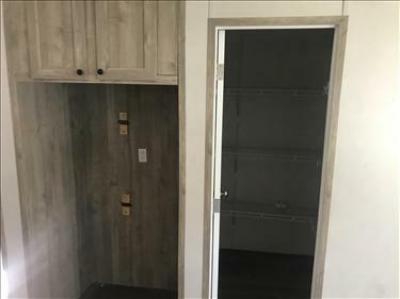 Photo 5 of 11 of home located at 1190 S Dixie Blvd Lo Radcliff, KY 40160