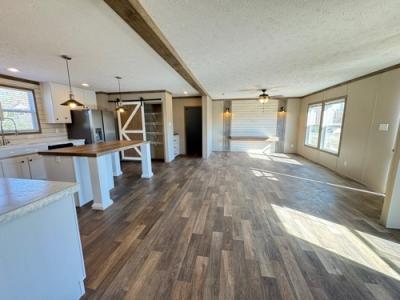 Photo 3 of 21 of home located at 128 2nd St Rockwood, TN 37854