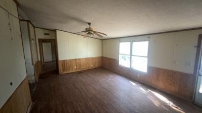 Photo 4 of 14 of home located at 210 E San Francisco Black Oak, AR 72414