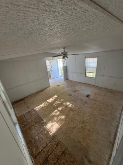 Photo 2 of 13 of home located at 13256 Lake Circle Dr Alexandria, KY 41001