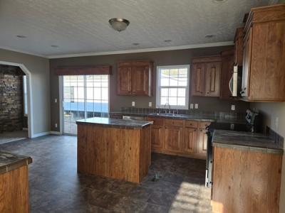 Photo 2 of 11 of home located at 15405 Lee Hwy Bristol, VA 24202