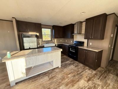 Photo 4 of 11 of home located at 604 County Rd 3371A Cleveland, TX 77327