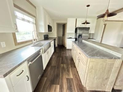 Photo 4 of 5 of home located at 1005 Cr 643 Damon, TX 77430