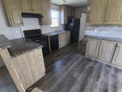 Photo 4 of 9 of home located at 5350 Lousiviille Rd Lot 6 Bowling Green, KY 42101