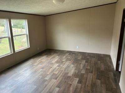 Photo 5 of 10 of home located at 1629 County Road 463 Cullman, AL 35057