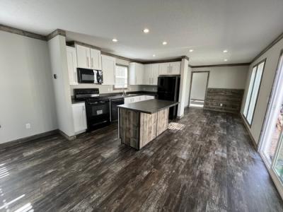 Photo 3 of 13 of home located at 3265 Us Hwy 78 Leeds, AL 35094