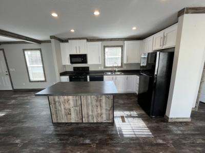 Photo 4 of 13 of home located at 3265 Us Hwy 78 Leeds, AL 35094