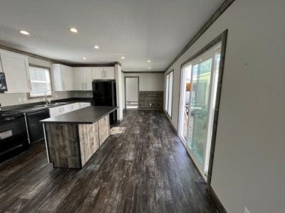 Photo 5 of 13 of home located at 3265 Us Hwy 78 Leeds, AL 35094