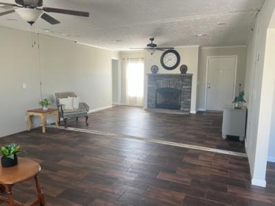 Photo 4 of 15 of home located at 18101 Linden Dr Neosho, MO 64850