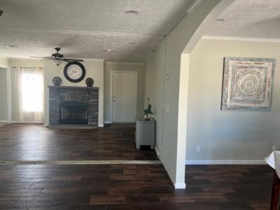 Photo 5 of 15 of home located at 18101 Linden Dr Neosho, MO 64850