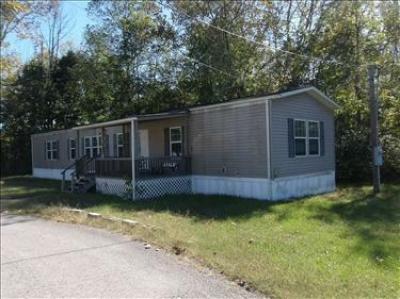 Mobile Home at 5489 Main St Clay City, KY 40312