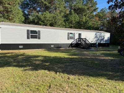 Mobile Home at 108 Browns Family Pl Cross, SC 29436
