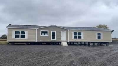 Mobile Home at 914 Il 15 Sims, IL 62886