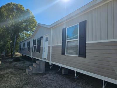 Photo 2 of 27 of home located at 13653 Airline Hwy Gonzales, LA 70737